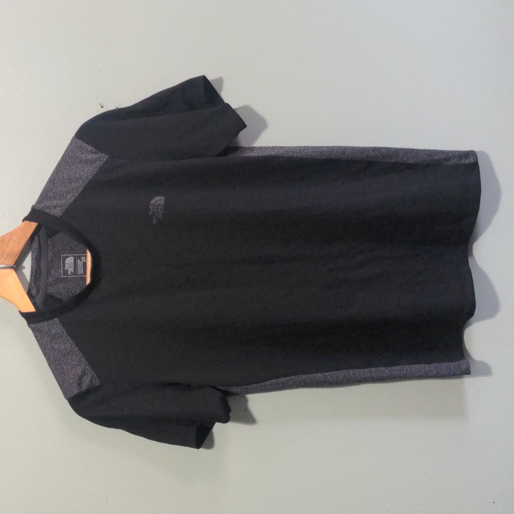 The north face men's small t shirt